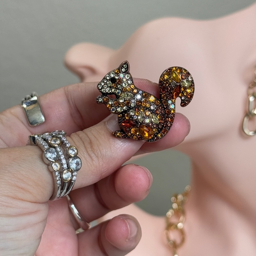 Sparkling Squirrel Brooch with Gem Accents Squirrel - Picture 3 of 7
